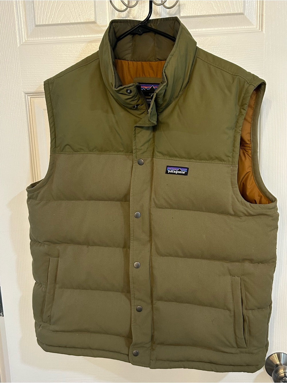Patagonia Olive Green Men's Puffy Down Vest with Contrasting Lining